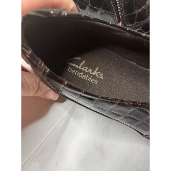 Clarks Bendables Croc Embossed Slip On Loafers Brown Sz 6 Patent Leather Look - Picture 4 of 11